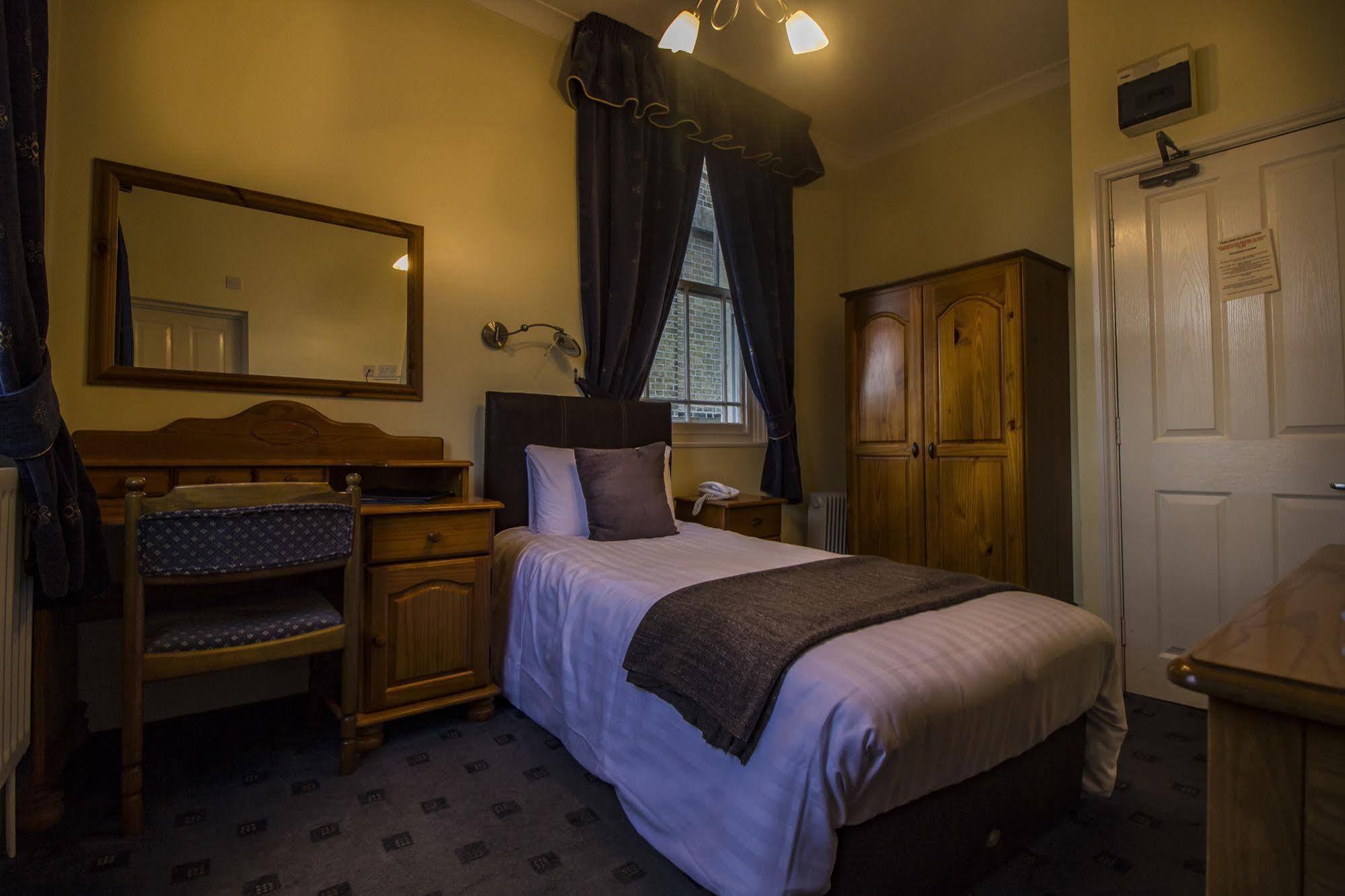The Golden Lion Hotel, St Ives, Cambridgeshire St Ives  Kültér fotó